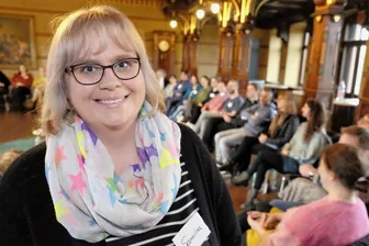 Wie ein Montessori-Diplom für alle Seiten zum Gewinn wird - Sandra Reibetanz ist eine von 35 Teilnehmern des dreijährigen Montessori-Diplomkurses Prima 6-12, veranstaltet von der Akademie Futurum in Mylau. 