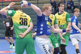 Wie ein Schlag in die Magengrube - Sechs Tore steuerte Aues Bengt Bornhorn im Spiel gegen Hagen bei, fünf davon vom Siebenmeterpunkt. Sein Wurf in letzter Sekunde landete krachend am Holz - so blieb Aue selbst ein Remis verwehrt. 