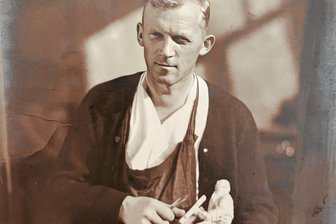 Wie ein Stollberger Schnitzer ins Visier der Sowjets geriet - Paul Ullmann war Stollberger Sparkassendirektor, Sänger und Schnitzer. Er starb 1946 in einem Speziallager der Sowjets. Die Aufnahme zeigt ihn etwa Mitte der 1930er-Jahre.
