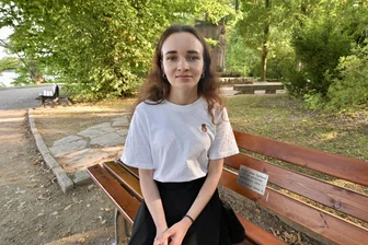 „Wie ein Treffen von Freunden, aber Putin ist ein Mörder“: Ukrainerinnen in Zwickau kritisieren Trumps Alaska-Treffen - Die Ukrainerin Olesia Petrenko lebt seit März 2022 in Zwickau.