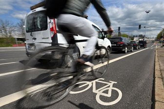 Wie eine Freibergerin ihr gestohlenes Fahrrad zurück bekam - Ein Tracker an einem gestohlenen Fahrrad (Symbolbild) führte Polizisten nach Chemnitz.