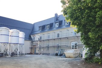 Wie eine Stadt im Vogtland jetzt ihr Bauprojekt rettet - Die alte Goethehalle mit Bürgerhaus wird den Anforderungen der Moderne nicht mehr gerecht.