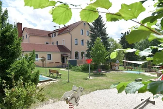 Wie es beim Umbau der Kita in Dittmannsdorf weitergeht - Die Kita in Dittmannsdorf soll erweitert werden. Durch den Auszug der Rettungswache ist Platz frei geworden.