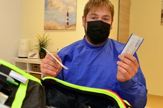 Wie es um die Testzentren im Kreis steht - Seit dem 15. September gibt es das Testzentrum in der Beratungsstelle der Werkstatt Familie in Hainichen. Tobias Daum bietet hier Tests auf Anfrage an, etwa 20 sind es derzeit pro Woche. Kostenpunkt: 10 Euro.