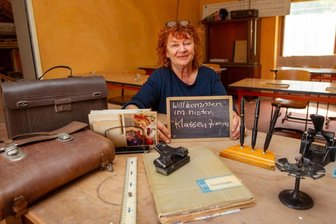 Wie früher: Historisches Klassenzimmer fertig eingeräumt - 