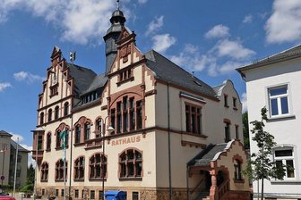 Wie funktionieren Bürgermeisterwahlen, wenn nur ein Kandidat antritt? - Für das Oberlungwitzer Rathaus wird ein Chef gesucht.