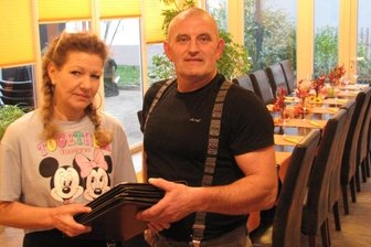 Wie Gastgeber der Region mit 2G umgehen - Jana und Lutz Dürschke betreiben seit 2010 die Gaststätte "Hilmsdorf" Geringswalde. Jetzt haben sie die ersten Absagen von Reservierungen hinnehmen müssen. Die Situation habe etwas Demoralisierendes, sagen die Gastronomen. 