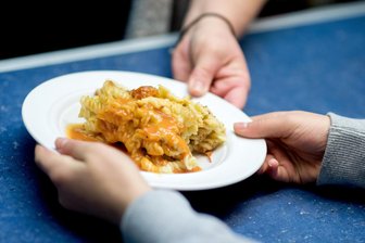 Wie geht das? Vogtländische Gemeinde hält Kita-Essenpreis unter wichtiger Grenze - Der Ausgabepreis für Kita-Essen im Kindergarten Marieney bleibt konstant.