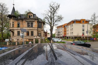 Wie geht es mit der berühmten Glauchauer Ulrich-Villa weiter? - Die Ulrich-Villa steht gleich neben dem Pflegeheim der Diakonie an der Wettiner Straße.