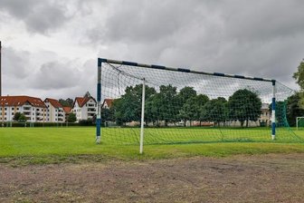 Wie geht es weiter am Sportplatz? - In den letzten 30 Jahren gab es am Sportplatz "Am Schwarzen Weg"bestenfalls Instandsetzungen. Für eine Neugestaltung winken nun Fördermittel aus Berlin. Für St. Egidien ist es das erste Mal. 