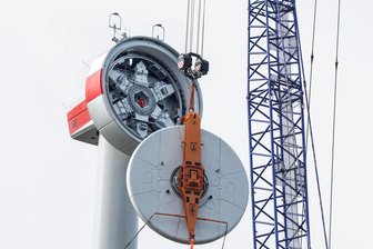 Wie Glauchau an Windrädern in St. Egidien verdient - Im Glauchauer Nachbarort Kuhschnappel läuft die Montage der Windräder.