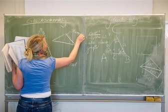 Wie groß der Lehrermangel in Sachsen in diesem Schuljahr ist - In Sachsen steigen nicht nur Schüler-, sondern auch die Lehrerzahlen - auch wenn die Anzahl der Pädagogen noch bei Weitem nicht ausreicht.