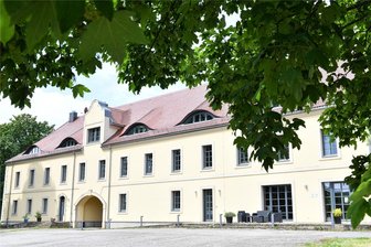 Wie Halsbrücke das Kanzleilehngut finanzieren will - Die Gemeinde Halsbrücke will im Kanzleilehngut an ihrer Gemarkungsgrenze zu Freiberg ein interkommunales Schulungszentrum einrichten. Ob sie bei dem Anwesen tatsächlich zum Zuge kommt, ist derzeit noch offen. Fest steht: Allein der Erwerb würde 2,4 Millionen Euro kosten. Weitere Investitionen müssten folgen.