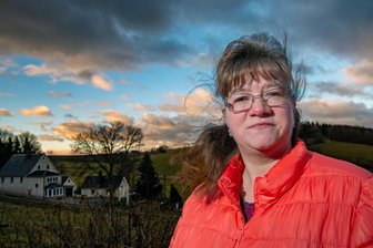 „Wie in der Silvesternacht“: Schlechte Luft sorgt bei Seiffenern für gesundheitliche Probleme - Sandy Stephani aus Seiffen berichtet von gesundheitlichen Problemen in ihrer Familie.