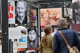 Wie Inklusion gelingen kann - Fotoschau vor dem Rathaus in Chemnitz - 