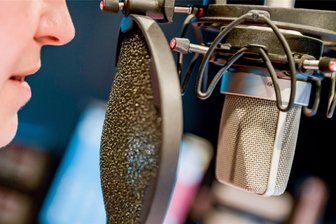 Wie ist es, sich selbst im Chemnitzer Radio zu hören? - In der kommenden Woche können Jugendliche in Chemnitz von den Profis bei Radio T lernen.