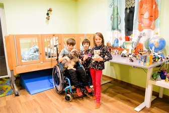 Wie Janek aus Brockau mit Hilfe der „Freien Presse“-Leser ein eigenes Kinderzimmer bekommen konnte - Janek in seinem Reich. Nicht immer dürfen die Geschwister Marek (10) und Janine (6) um ihn herum sein. Nach einem langen Schultag braucht er manchmal etwas Ruhe.