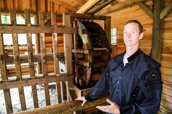 Wie lebten die Bergleute? Schaubergwerk in Waschleithe gibt Einblicke - Silvio Kahle führte durch die bergmännische Erlebniswelt, die zum Schaubergwerk Herkules-Frisch-Glück gehört.