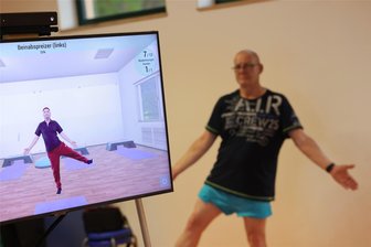 Wie Long-Covid-Patienten wieder leben lernen - Der Avatar des Physiotherapeuten unterstützt beim Üben. Das Programm wurde von Fritjof Reinhardt im Post-Covid-Zentrum Senftenberg mit entwickelt.