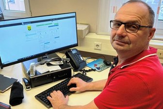 Wie Lugaus Energiemanager Stromfresser aufspürt - Für Lugaus Energiemanager Mirko Urban heißt es aktuell vor allem, Daten aller kommunalen Gebäude zu erfassen und in entsprechende Programme einzupflegen.