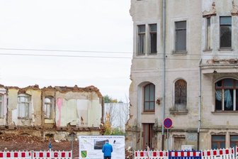 Wie Plauen das Brachen-Problem zunehmend in den Griff bekommt - Abbrucharbeiten in Plauen: Wie auf diesem Foto, Ecke Pausaer Straße/Gustav-Freytag-Straße, hat die Stadt etliche Brachen beseitigt.