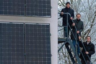 Wie Sachsens Bürger genossenschaftlich ihren Strom selbst erzeugen - Drei von 132 Genossen: Professor Volker Weber (l.) und Thomas Walther (r.) sitzen im Aufsichtsrat der Bürger Energie Erzgebirge. Jens Haustein (M.), Bürgermeister der Gemeinde Drebach, ist einfaches Mitglied.