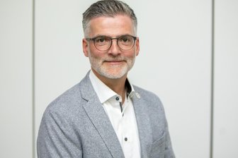 „Wie Schluss machen per Whats App“: Schul-Aus in Bad Elster sorgt weiter für Fragen - Bad Elsters Bürgermeister Olaf Schlott (UB).