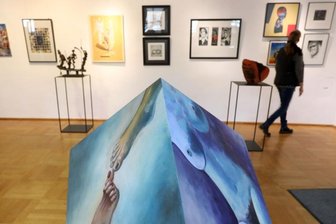 Wie Schönhoff die Sache sieht - Ein Blick in die Ausstellung des Glauchauer Kunstvereins. 