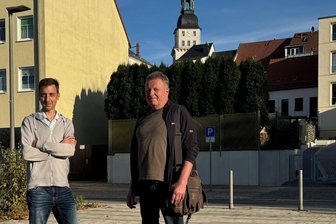 Wie sicher ist Frankenberg bei Hochwasser? - Gästeführer Thomas Resch (r.) und der Dittersbacher Maik Näfe.