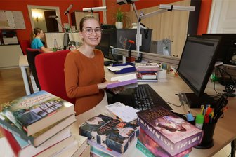 Wie sieht die Glauchauer Bibliothek der Zukunft aus? - Celine Bischoff wird sich vorrangig um die Zweigstelle der Bibliothek im Glauchauer Gymnasium kümmern. Sie gehört zum Nachwuchsteam.