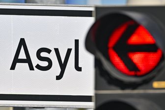 Wie viele Flüchtlinge sollen nach Lunzenau kommen? Landkreis gibt Antworten - Die „Freien Sachsen“ und die Freien Wähler hatten einen Zuweisungsstopp für Asylbewerber und Flüchtlinge gefordert.