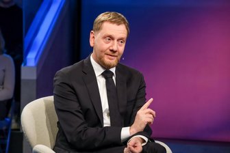 Wie weiter mit Wehrdienst und erstarkter AfD? Das fordert Michael Kretschmer bei Sandra Maischberger - Zu Gast bei TV-Talkerin Sandra Maischberger: Sachsens Ministerpräsident Michael Kretschmer.