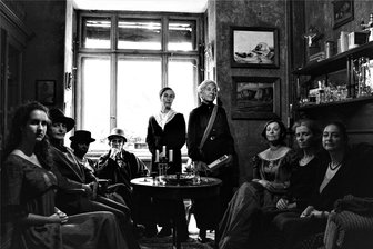 Wie Wikipedia für Frauen in Mittelsachsen: Was ein neues Netzwerk bieten soll - Kontakte unter Frauen im Kreis bestehen zum Beispiel über die Theatergruppe „Septem Mulieres“. 2018 bereitete diese ein Stück zum Thema „100 Jahre Frauenwahlrecht“ vor.