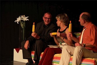 Wie wird man elegant die Geliebte wieder los? - Andreas Unglaub, Anna Silke Röder und Ronald Kuste (von links) bei der Premiere von "Trennung frei Haus".