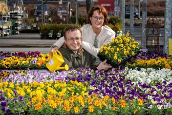 Wie wirkt sich der milde Winter auf die Arbeit der Plauener Stadt- und Hobbygärtner aus? - Ulf Merkel und Carmen Kretzschmar sind im Plauener Rathaus für das Stadtgrün verantwortlich.