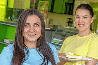 Wie zwei Ukrainerinnen in Rodewisch Fuß gefasst haben - Seit 1. Mai arbeiten die Ukrainerinnen Yuliia Reznichenko (links) und Maryna Yaroshenko im Rodewischer Göltzschtaltreff mit.