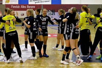 Wie Zwickau mit weniger Tempo Fahrt aufnehmen will - Die Spielerinnen des BSV Sachsen Zwickau lagen sich nach dem 29:22-Erfolg am 16. Oktober gegen Leverkusen jubelnd in den Armen. Ob es am Mittwochabend nach dem Bundesligaspiel gegen Buchholz-Rosengarten in der Sporthalle Neuplanitz ähnliche Szenen geben wird?