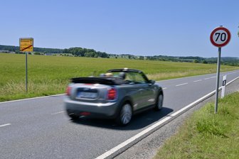 Wieder freie Fahrt auf B 173 zwischen Lichtentanne und Schönfels: Deshalb gilt dort nun Tempo 70 - Die Sperrung der B 173 zwischen Lichtentanne und Schönfels wurde am Freitag aufgehoben.