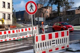 Wieder freie Fahrt im Kreisel - Baustelle am Kreisverkehr an der Chemniter Straße in Mittweida.