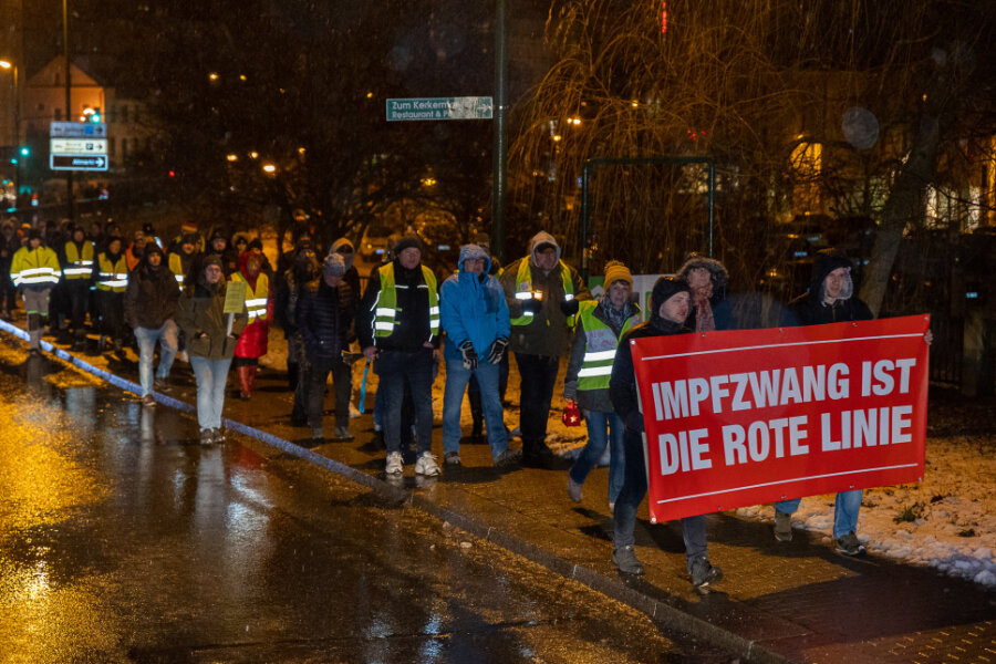 Wieder Protest gegen Coronapolitik in Sachsen - Auch im vogtländischen Auerbach waren Demonstranten unterwegs.