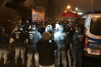 Wieder verbotene Aufzüge in Sachsen - Panne bei Coronaverordnung - 