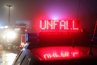 Wieder zwei Verletzte nach Unfall auf B 174 -