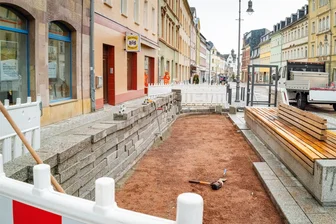 Wiederbelebung der Rochlitzer Straße in Mittweida: Öffnen neue Läden nach dem Ende der Dauerbaustelle? - Die Rochlitzer Straße am Mittwoch: Die Nachbesserungsarbeiten sollen noch bis Mitte Oktober anhalten.