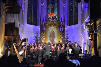 Wiedersehen in Neuhausen: Chöre aus Pilsen und Olbernhau gemeinsam auf der Bühne - Der Chor Mariella und der Chor des Gymnasiums Olbernhau traten 2024 in Neuhausen auf.