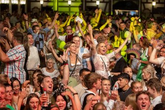 Wiesn-Bilanz in Plauen: Was der Sternquell-Chef zu Lärmbeschwerden und Festgetümmel sagt - Ausgelassene Nacht: Das Festzelt zur Sternquell-Wiesn bebte. Aber nur bis Mitternacht, dann war Zapfenstreich.