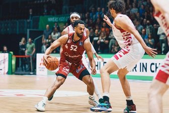 Wieso die Niners Chemnitz dem FC Bayern München die Daumen drücken - Für die Niners um Trent Lockett muss am Samstag ein Sieg in Crailsheim her, um eventuell Platz vier zu holen. 
