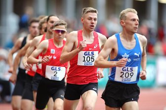Wieso Leichtathlet Tom Förster aus Glauchau zwei Deutsche Vizemeistertitel für seine Europacup-Premiere über 10.000 Meter braucht - Über 10.000 Meter wurde der Glauchauer Tom Förster (2. von rechts) wie im Vorjahr Deutscher Vizemeister. Den Titel gewann Nils Voigt (rechts).