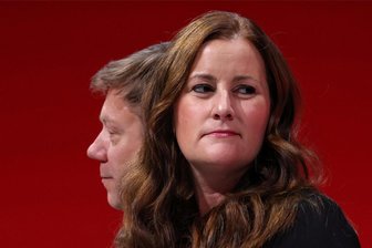 Wieso steht das Bündnis Sahra Wagenknecht in Umfragen besser da als die Linke, Frau Wissler? - November 2023: Janine Wissler mit Co-Chef Martin Schirdewan beim Parteitag in Augsburg. Die 42-Jährige ist seit Februar 2021 Linke-Vorsitzende.