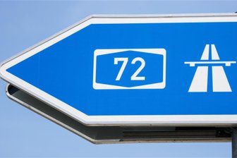 Wild kreuzt Autobahn: Unfall auf der A 72 bei Chemnitz - Am Übergang von der A72 zur A4 ereignete sich in der Nacht auf Sonntag ein Unfall wegen kreuzendem Wild.