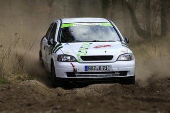 Wilde Hatz lockt auf die Brücke - Die Grünhainer Schotter-Experten Bernd Knüpfer und Daniel Herzig starten bei der Sachsen-Rallye rund um Zwickau. 